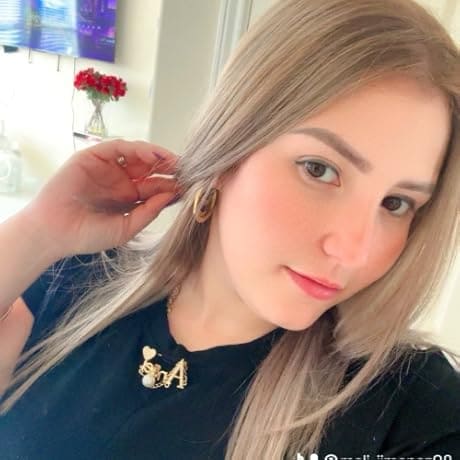 <em>Emily R., New York, USA</em>